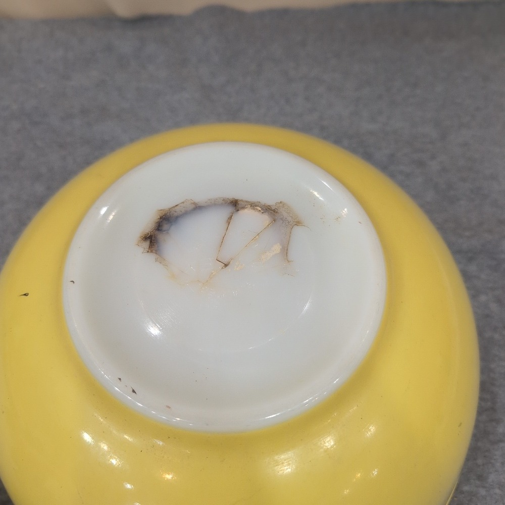 Vintage Yellow Milk Glass Mixing Bowl Mid Century Modern Retro MAJOR FLAW - Picture 5 of 7